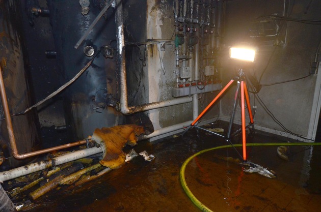 KFV-CW: Heizungsanlage löst Kellerbrand bei Reifenhändler aus