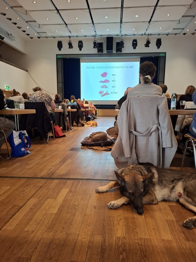 Erfolgreiches Gastro-Seminar: „Magen, Darm &amp; Pankreas im Fokus“ – Fortbildung für Tierärzt:innen begeistert rund 150 Teilnehmende