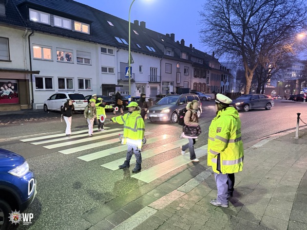 POL-PDKL: Jugendverkehrsschule bildet Sch&uuml;lerlotsen aus