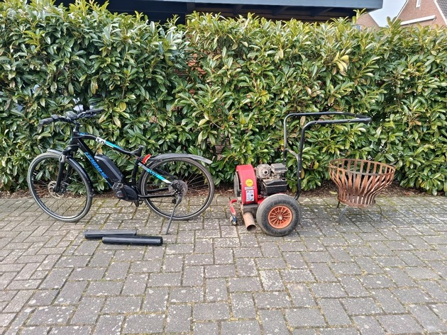 POL-COE: Senden/Polizei kl&auml;rt mehrere Diebst&auml;hle - Besitzer von zwei sichergestellten Fahrr&auml;dern gesucht