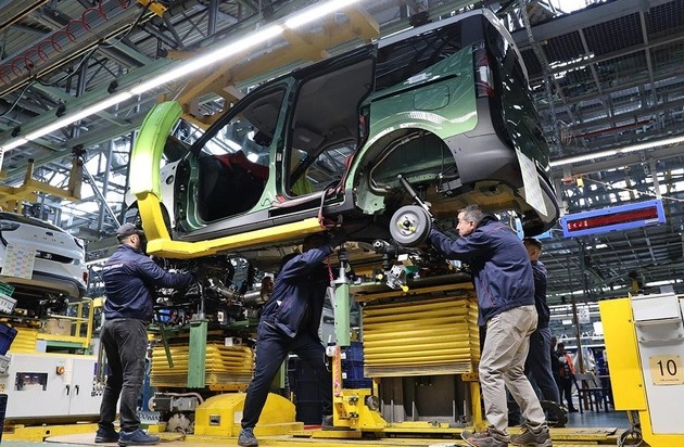 Ford-Werke GmbH: Brandneuer Firmen- und Familienfreund: Fertigung des Ford Transit Courier und Tourneo Courier startet