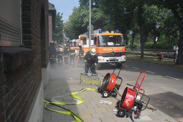 FW-D: Jahresübung der Freiwilligen Feuerwehr Hubbelrath