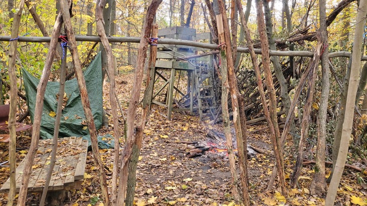 FW Helmstedt: Feuerwehr löscht illegales Lagerfeuer im Waldgebiet bei Helmstedt