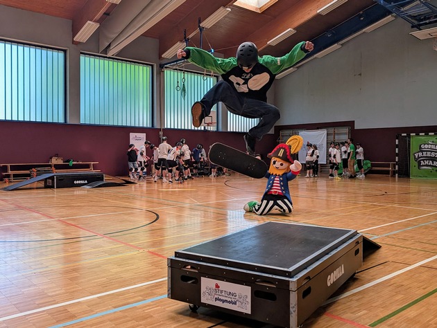 GORILLA Freestyle Awards 2025: Fünf Schulen erstmals ausgezeichnet / Stiftung Kinderförderung von Playmobil stiftet mobile Freestyle-Playgrounds im Gesamtwert von 210.000 Euro