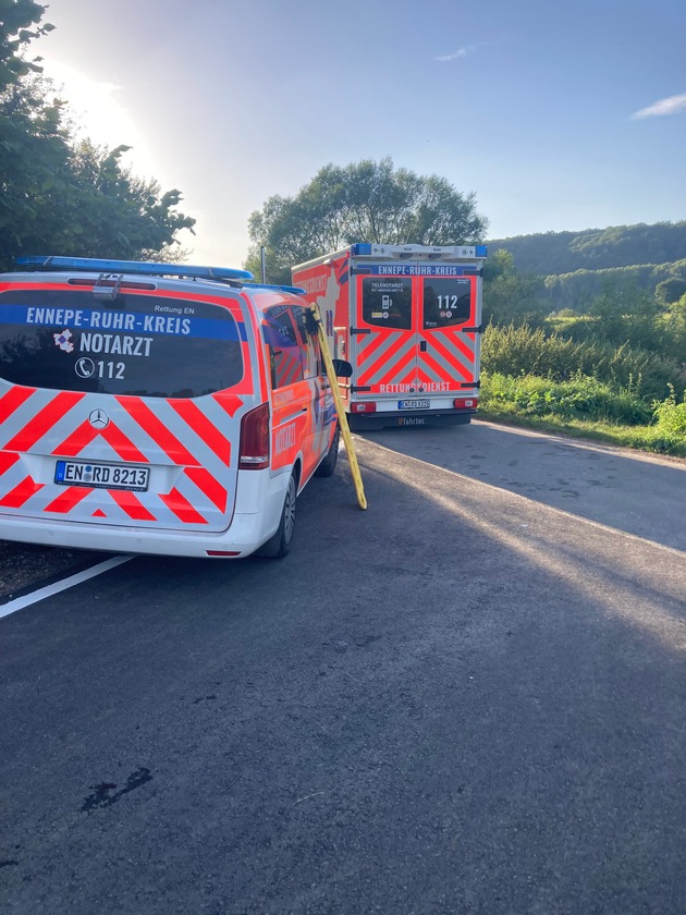 FW-EN: Hattinger Feuerwehr rettet Mann vor dem Ertrinken aus der Ruhr