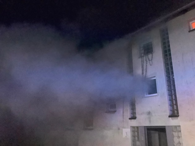 FW-Stolberg: Wohnungsbrand in voller Ausdehnung