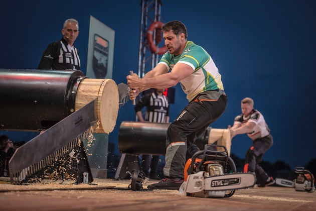 STIHL TIMBERSPORTS® Champions Trophy 2017 in Hamburg / Brad De Losa aus Australien gewinnt den härtesten Wettkampf im Sportholzfällen