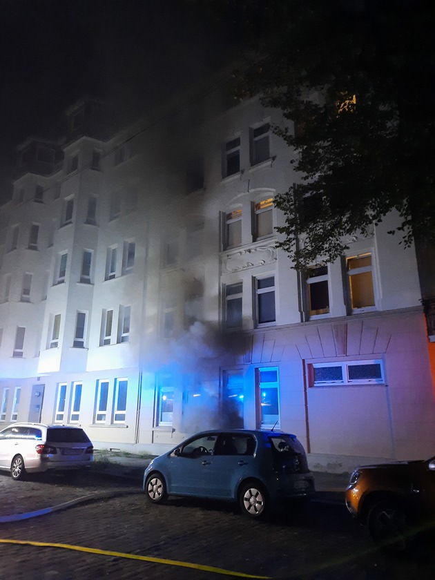 FW Bremerhaven: Kellerbrand in der Verdener Straße