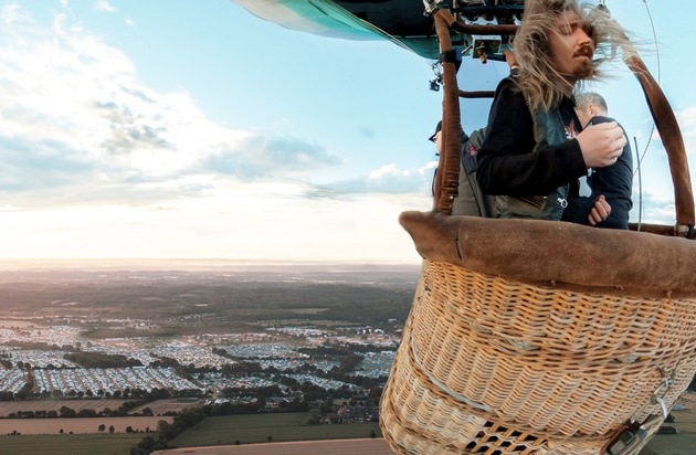 Wacken 2022: Neuer Weltrekord - höchstes Luftgitarren-Solo der Welt