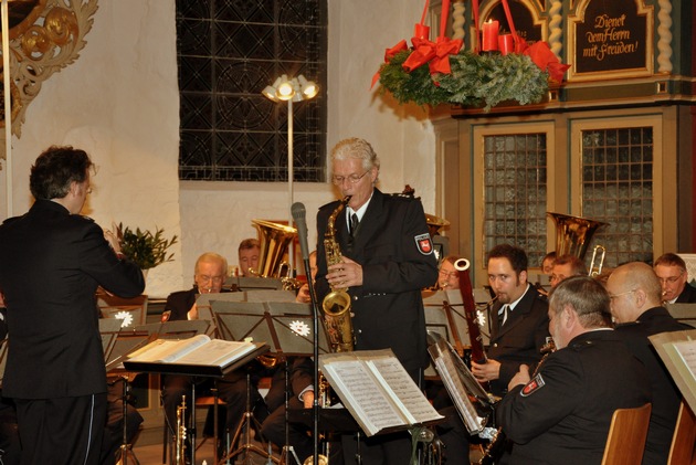 POL-WL: 100 Jahre und kein bisschen leise - Polizeimusikkorps begeistert in Hollenstedt