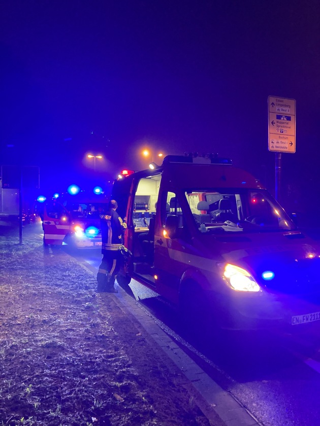 FW-EN: Brandgeruch im Reschop-Carree - Hattinger Feuerwehr rückt mit mehreren Einheiten aus