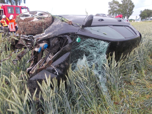 POL-NI: Fahrzeugführer verstirbt nach Verkehrsunfall