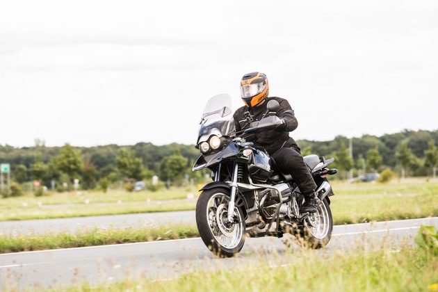 Motorradkauf: Auf die Beine kommt es an / ADAC-Übersicht zu den Sitzhöhen der aktuellen Motorradmodelle