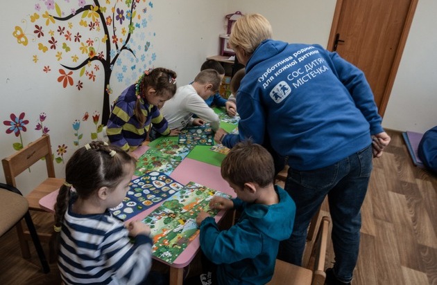 SOS-Kinderdörfer weltweit e.V.: Kein Zuhause, keine Bildung, verwundete Seelen - Kinder sind die größten Opfer des Ukraine-Krieges / Zum 2. Jahrestag am 24.Februar ziehen die SOS-Kinderdörfer erschütternde Bilanz