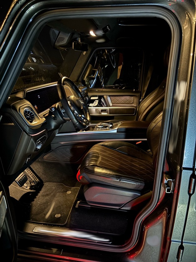 HZA-HN: Zoll stellt Gel&auml;ndewagen sicher