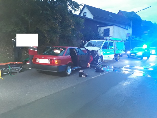 POL-PDNR: Alsdorf - Drei Personen bei Verkehrsunfall schwer verletzt