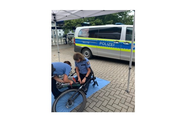 POL-OF: Erfolgreiche Fahrradcodieraction