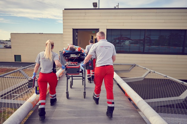 DRF Luftrettung engagiert sich für Patientensicherheit / Patientenübergabe wird SINNHAFT