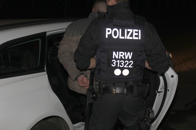 POL-BN: Großschlag gegen Drogenhandel in Bonn - Durchsuchungen und Festnahmen in Bonn, Euskirchen und Aachen