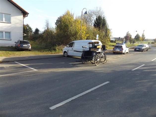 POL-PDMY: Zwei Schwerverletzte bei Unfall mit Pferdekutsche