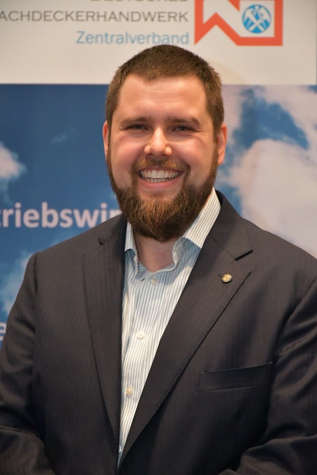 Wahl des Pr&auml;sidiums im Dachdeckerverband / Dirk Bollwerk im Amt als ZVDH-Pr&auml;sident best&auml;tigt / Felix Schneider ist neuer ZVDH-Vizepr&auml;sident