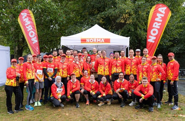 NORMA: Mit Teamgeist zum Erfolg: Mehr als 80 NORMA-Mitarbeitende gingen beim 14. Fürther Firmenlauf an den Start / "Bei NORMA läuft's einfach" - auch bei Nieselregen