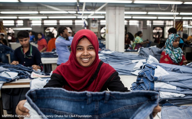 Weltfrauentag 2018: C&amp;A unterzeichnet Women&apos;s Empowerment Principles der Vereinten Nationen / Modehändler übernimmt unternehmerische Verantwortung für die Gleichstellung von Frauen