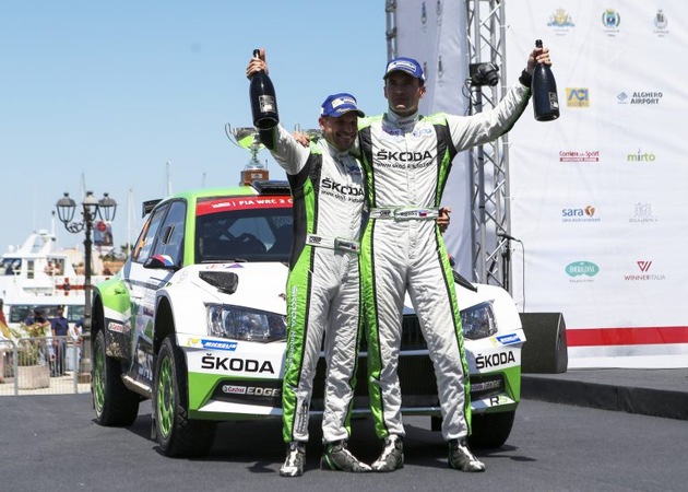 Rallye Italien Sardinien: Kopecky/Dresler feiern für SKODA ihren ersten WRC 2-Sieg der Saison (FOTO)
