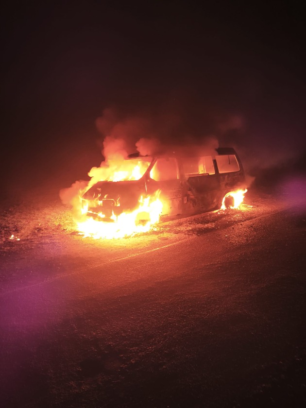 FW Celle: Fahrzeugbrand in Westercelle