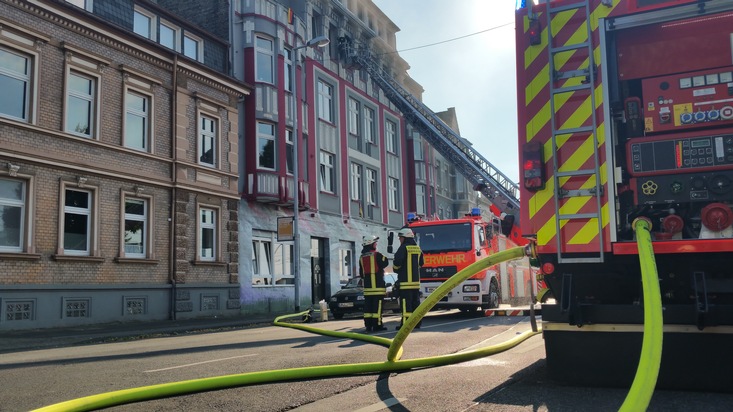 FW-MH: Zimmerbrand in der Duisburger Straße