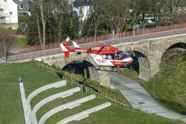 FW-Heiligenhaus: Rettungshubschrauber im Hefelmannpark (Meldung 6/2018)