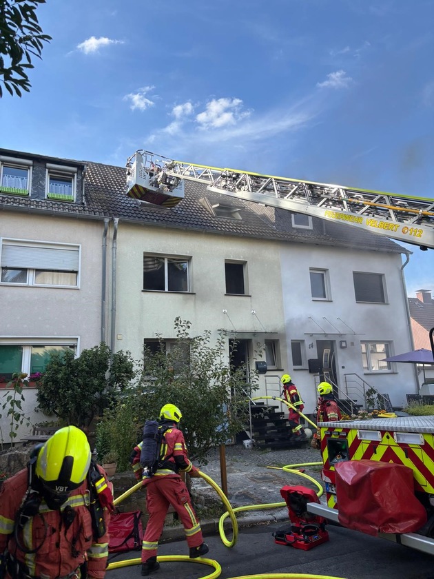 FW-Velbert: Wohnungsbrand auf dem Geranienweg
