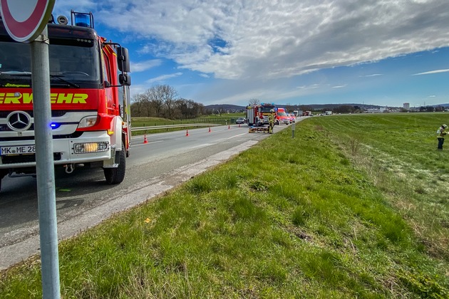 FW Menden: Verkehrsunfall auf der Fröndenberger Straße