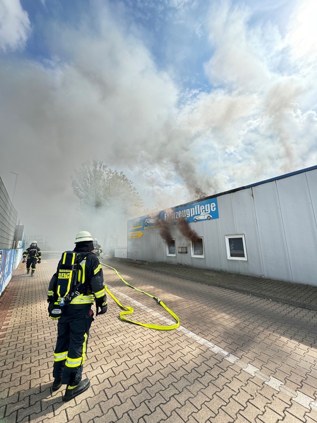 FW-Erkrath: Zwei Brandeinsätze am Dienstag forderten die Feuerwehr Erkrath