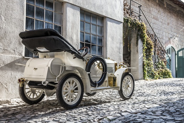 SKODA Museum präsentiert einzig erhaltenen Sportwagen Laurin &amp; Klement BSC von 1908 (FOTO)