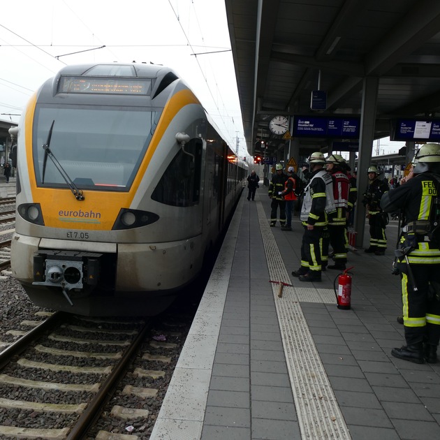 FW-DO: Lokführer meldet Feuer im Regionalexpress - Feuerwehr löscht Kabelbrand am Hauptbahnhof