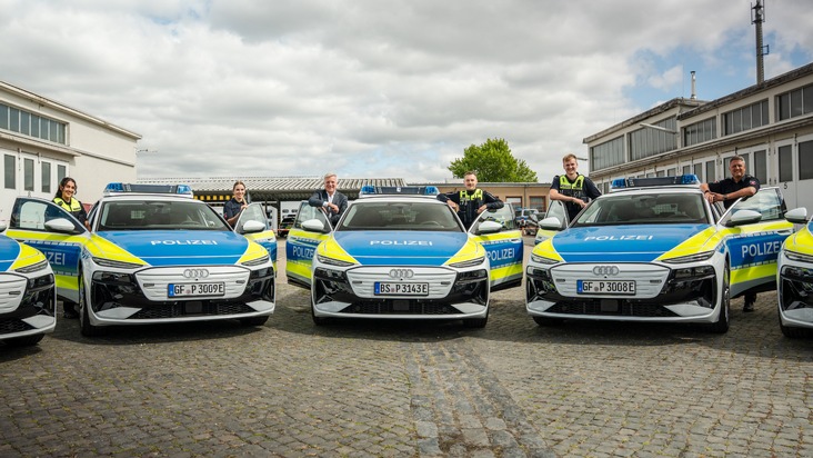 POL-BS: Polizeidirektion Braunschweig erhält 37 neue Audi A6 e-tron Funkstreifenwagen