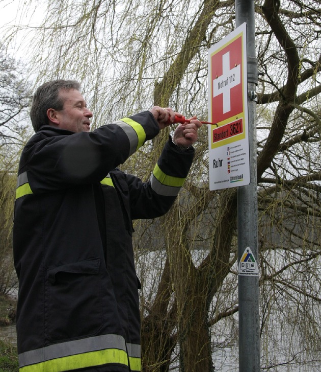 FW-E: Neue Schilder braucht die Stadt, Ruhr-Standort-Informations-System RuSIS installiert