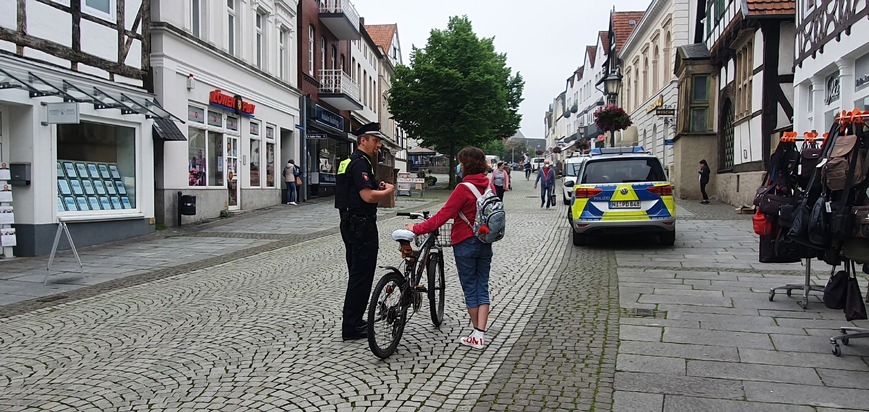 POL-NI: Bückeburg: Polizeikommissariat Bückeburg beendet seine Verkehrssicherheitswoche