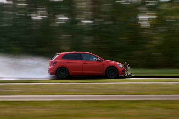 Test TCS des pneus d'été : les pneus bon marché ferment la marche du classement