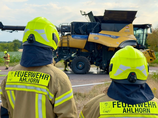 FW-OLL: Mähdrescherbrand bei Erntearbeiten - Umsichtiges Handeln verhindert Flächenbrand