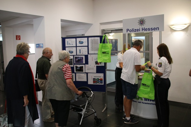 POL-OH: &quot;Senioren sind auf Zack&quot; / Präventionskampagne des Polizeipräsidiums Osthessen zu Gast in Bad Hersfeld