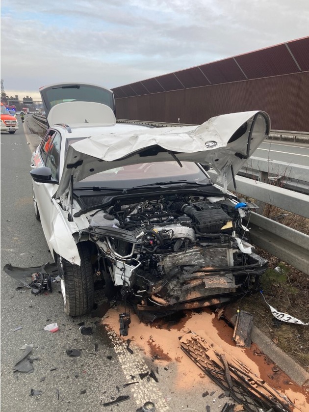POL-BI: Unfall im Feierabendverkehr mit Verletzten