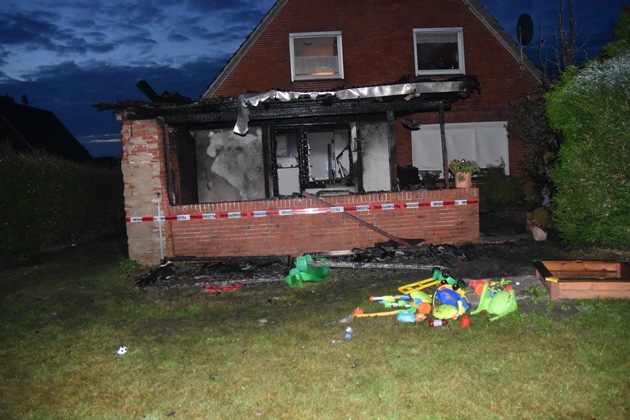 POL-STD: Brand eines Wohnhauses in Fredenbeck