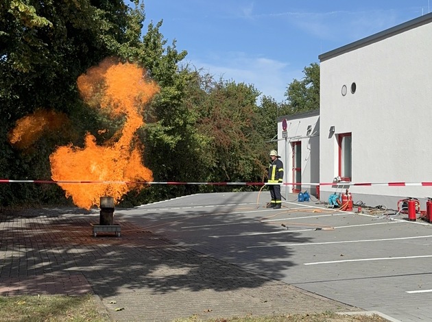 FW-AR: Erfolgreicher Tag der offenen Tür beim Löschzug Oeventrop