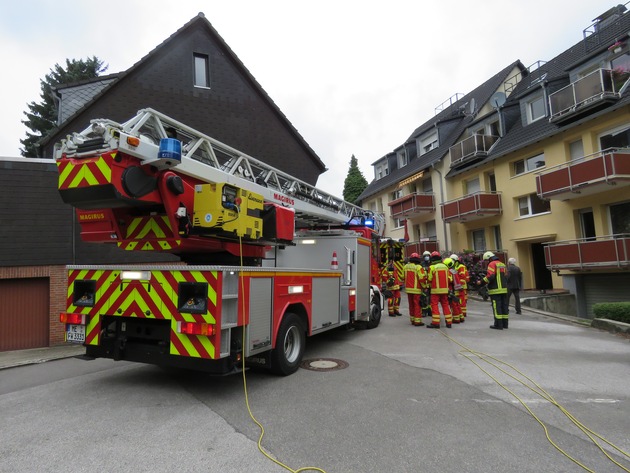 FW-Heiligenhaus: Feuerwehr rettet Person aus verrauchter Wohnung (Meldung 25/2021)