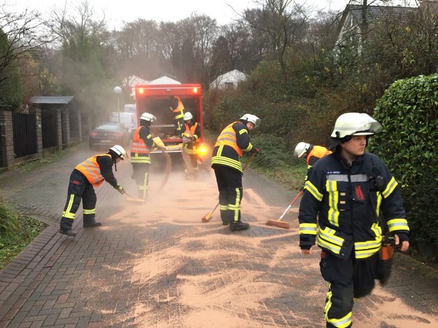 FW-Erkrath: Unruhiger Nachmittag für die Feuerwehr Erkrath