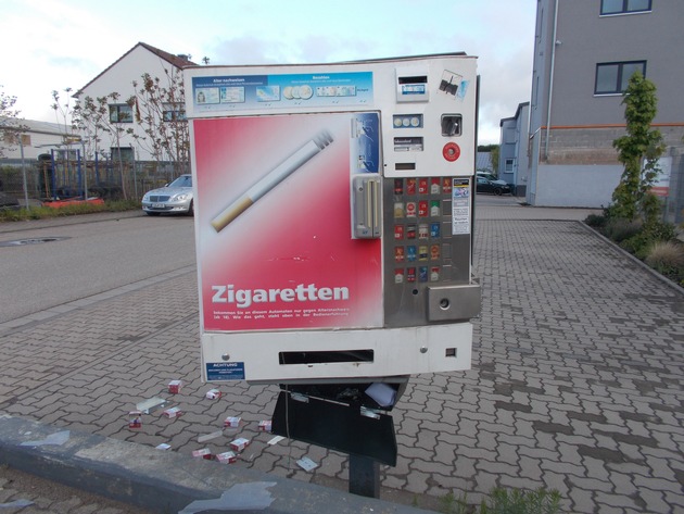 POL-PDLD: Sprengung eines Zigarettenautomaten