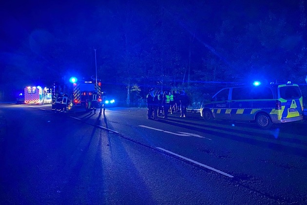 FF Olsberg: Verkehrsunfall nach Diebstahl und Verfolgungsjagd mit der Polizei in Olsberg