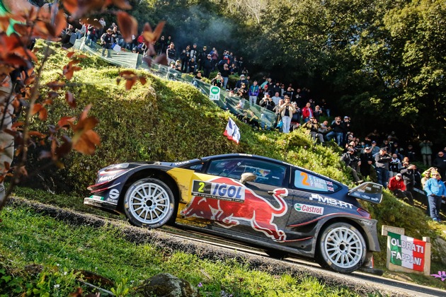 Klare Sache auf Korsika: Sébastien Ogier fährt im Ford Fiesta WRC den bereits dritten Saisonsieg ein